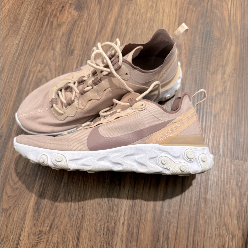 Nike React Element 55 Womens Size 9 Mauve/Particle Beige Sneaker